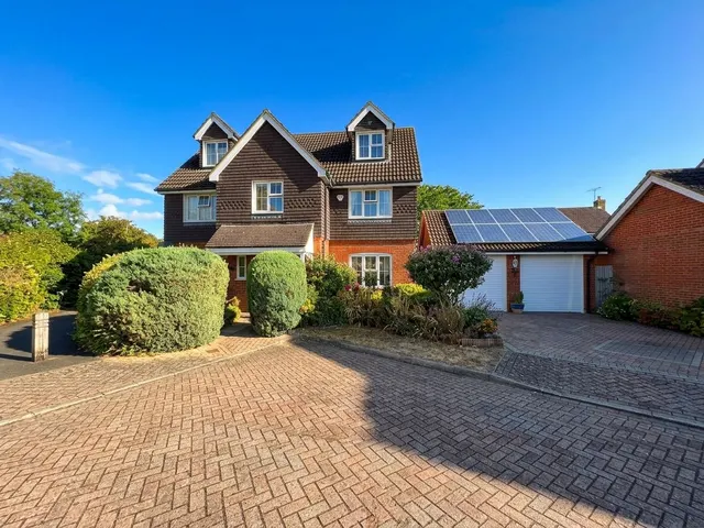 Bryony Drive, Kingsnorth, TN23, photo 1