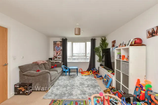 Manston Road, Ramsgate, CT12, photo 3