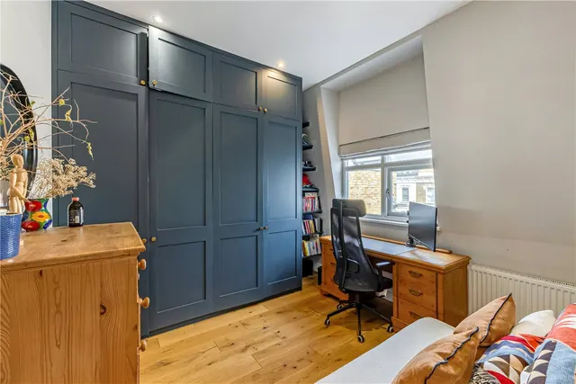 Marney Road, London, SW11, photo 1