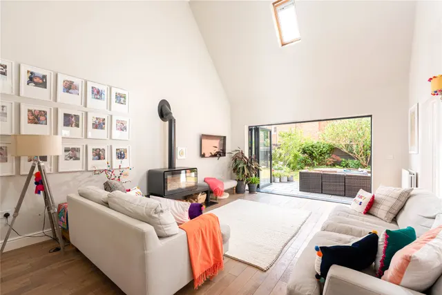 Woodall Close, Middleton, MK10, photo 2