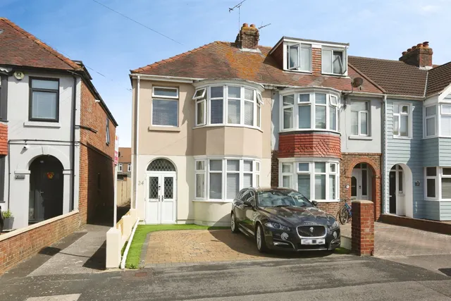 Hastings Avenue, Gosport, photo 1