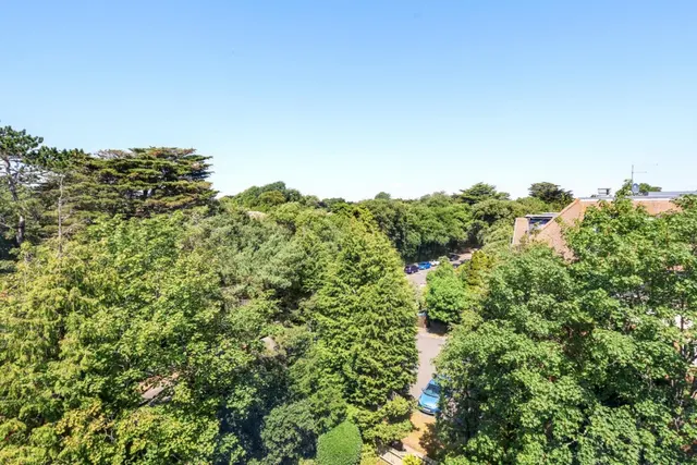 Photo 3 — Chine Crescent Road, Bournemouth