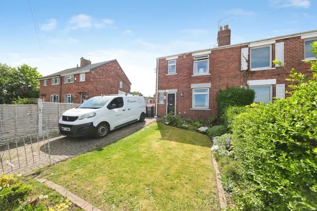 Flanderwell Lane, Bramley, Rotherham, photo 1