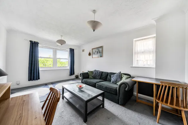 Photo 2 — Elm Road, Redhill, RH1