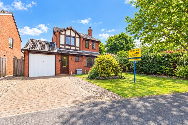Lanes Close, Kings Bromley, photo 1