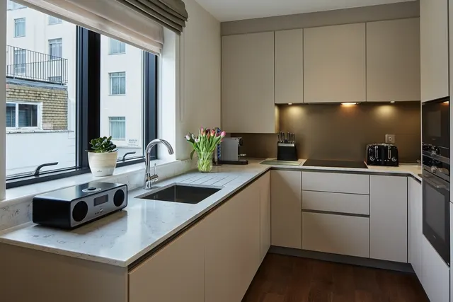 Photo 3 — Cheval Place Knightsbridge SW7