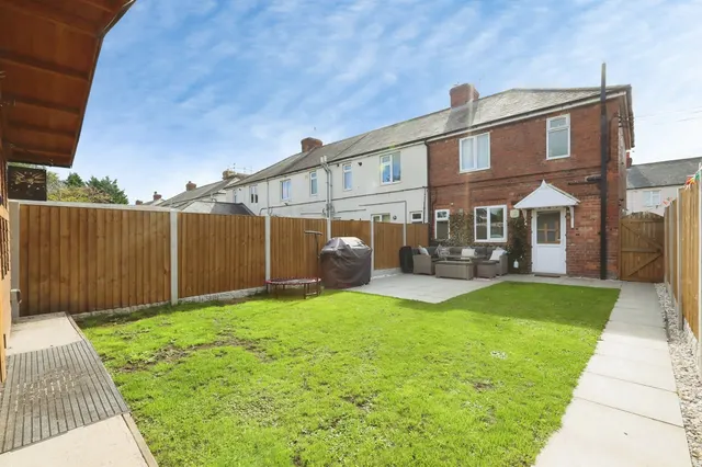 Photo 2 — Springfield Road, Retford