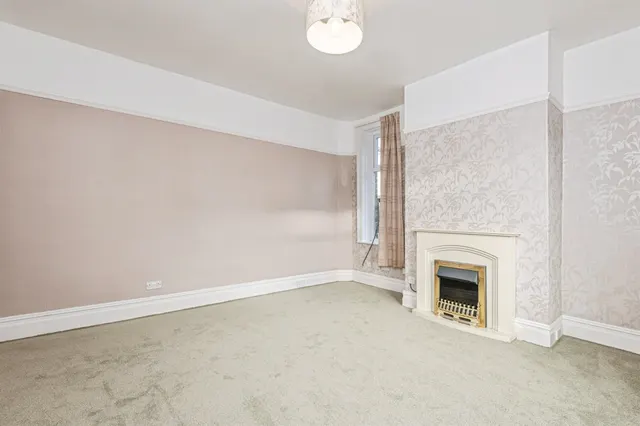 Photo 3 — Thorncroft Road, Bradford