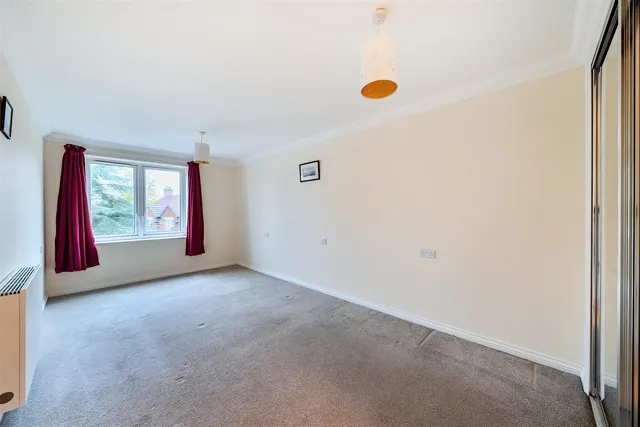 Stokefield Close, Thornbury, BS35, photo 3