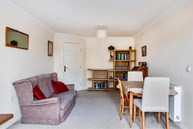 Stokefield Close, Thornbury, BS35, photo 1