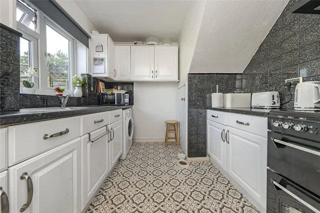 Harvesters Close, Isleworth, TW7, photo 3