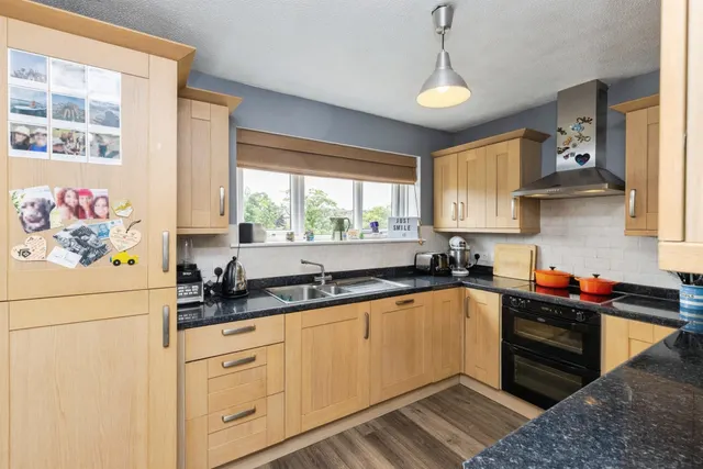 Photo 3 — Ling Park Avenue, Wilsden, Bradford