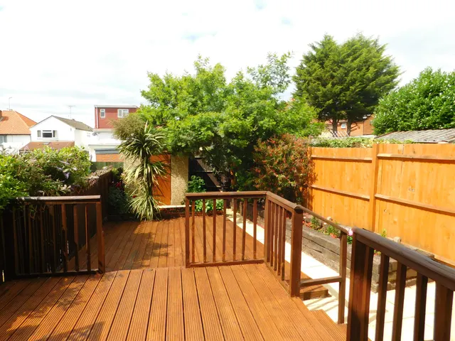 Mayfield Gardens, London, W7 3RH, photo 1