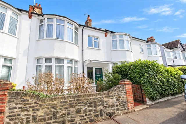 Marguerite Drive, Leigh-on-Sea, SS9, photo 1