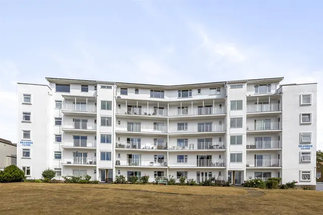 Photo 3 — Bramber Close, Seaford, BN25 1QA