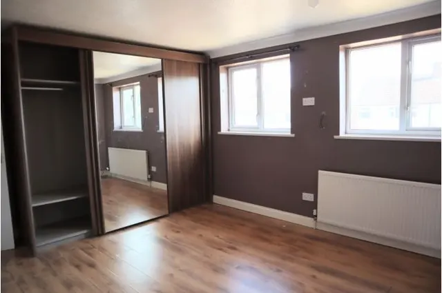 Photo 3 — Heddington Way, Leicester