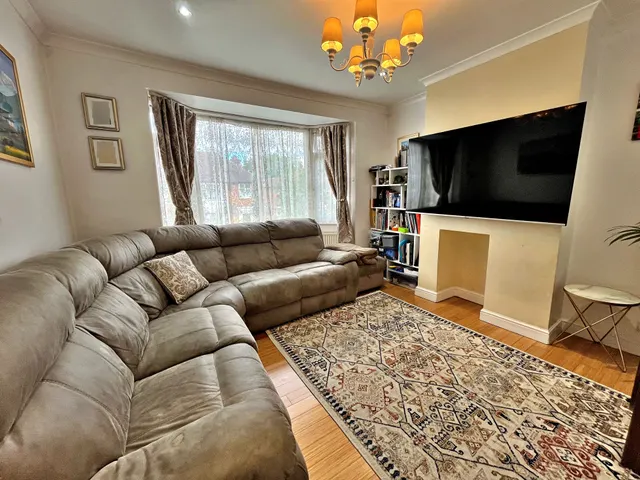 Wordsworth Avenue, Greenford, UB6, photo 2
