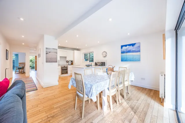 Unique and Individual Detached Home i, photo 3