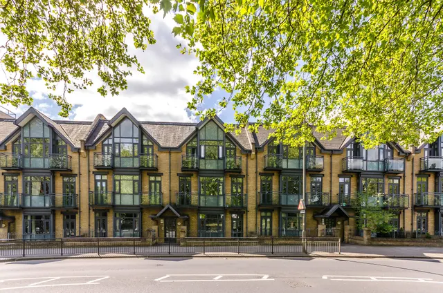 Flat 6, 61 Putney Bridge Road, London, photo 1