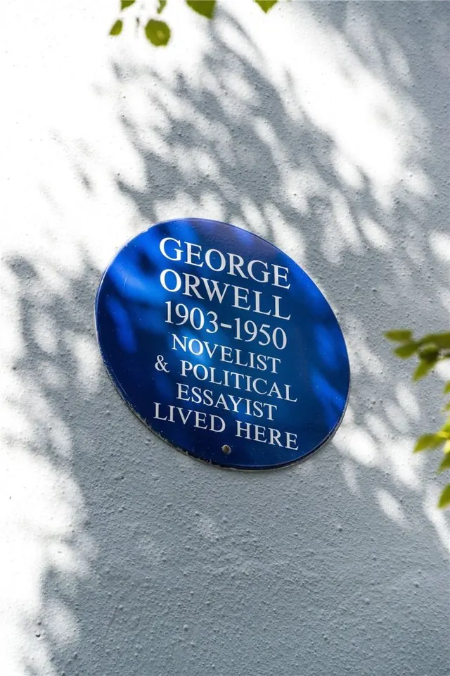 Photo 3 — Portobello Road, Notting Hill, W11 3DH