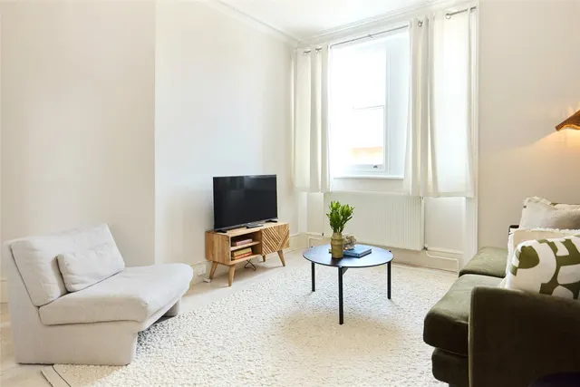 Photo 3 — Queensberry Place, London, SW7