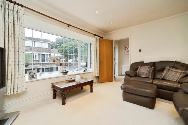 Photo 2 — Whack House Close, Yeadon, Leeds