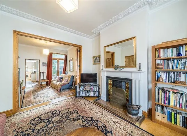Photo 2 — Klea Avenue, Clapham, SW4