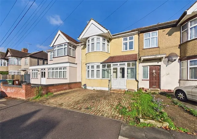 Rowland Avenue, Kenton, HA3, photo 1