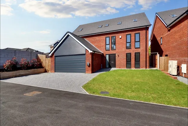 Cleves Gardens, Leicester, LE2, photo 2