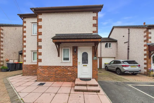 Ruskin Grove, Bolton Le Sands, LA5, photo 1