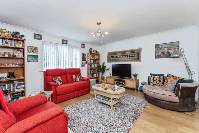Chesterton Court, Chester, CH2, photo 1