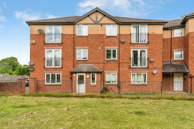 Chesterton Court, Chester, CH2, photo 2