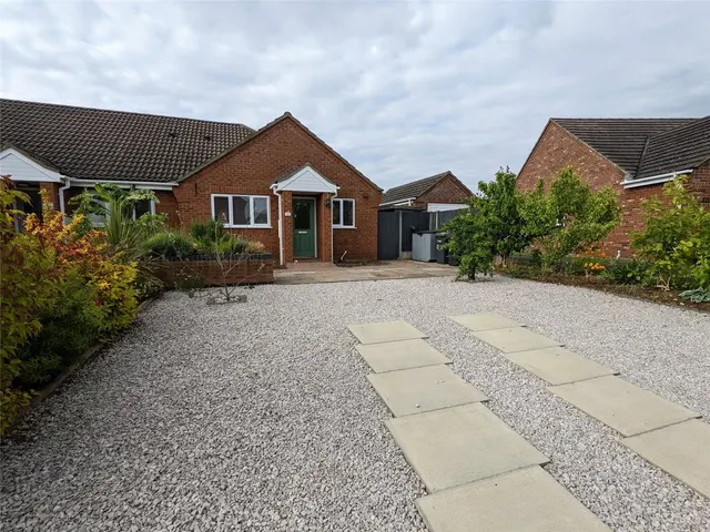 Orchard Close, Great Hale, NG34, photo 1