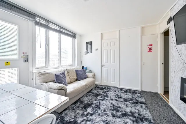 Photo 2 — 93 Cadbury Way, London