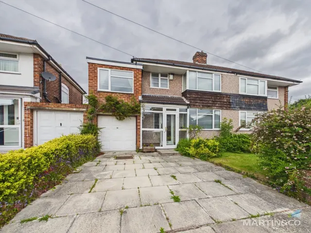 Holly Avenue, Bebington, photo 1