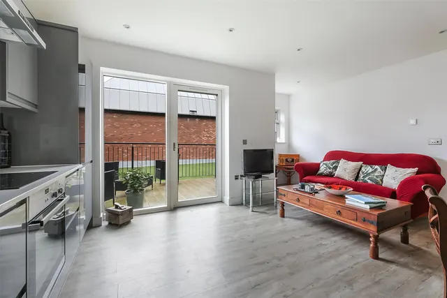 The Street, Ashtead, KT21, photo 1