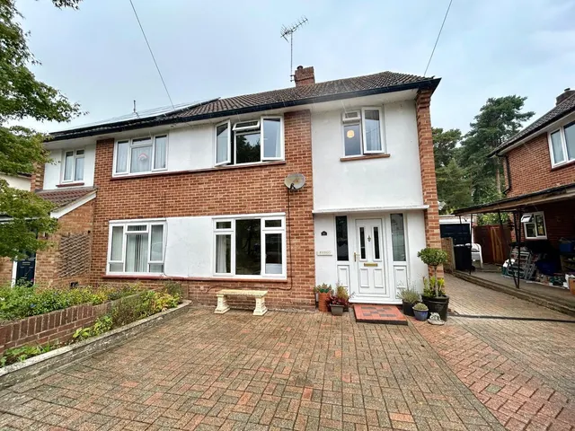 Ferndale Road, Church Crookham, GU52, photo 1