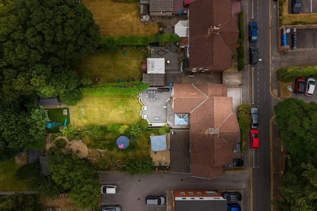 Roebuck Lane, Sale, M33, photo 3
