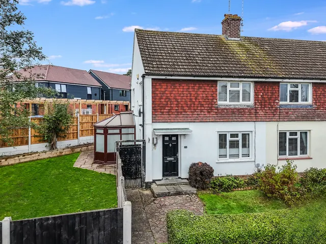 70 Pyms Road, Galleywood, Chelmsford, Essex, CM2 8PY, photo 1
