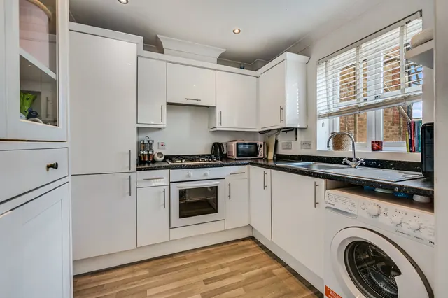 Photo 3 — 15 Springfield Basin, Wharf Road, Chelmsford, Essex, CM2 6YQ