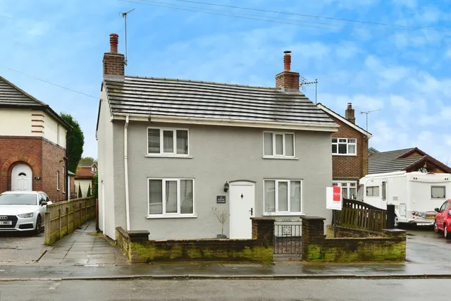 Ravens Lane, Bignall End, Stoke-on-Trent, Staffordshire, ST7, photo 1