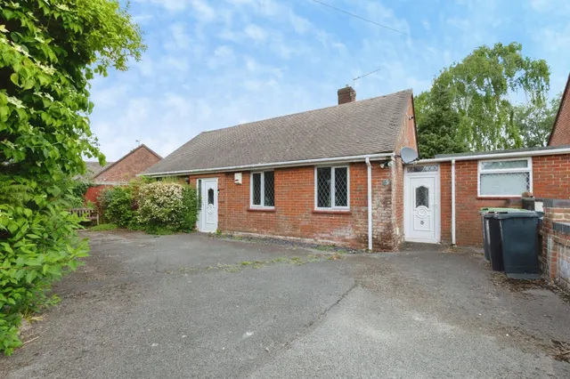 Corbin Avenue, Ferndown, photo 1