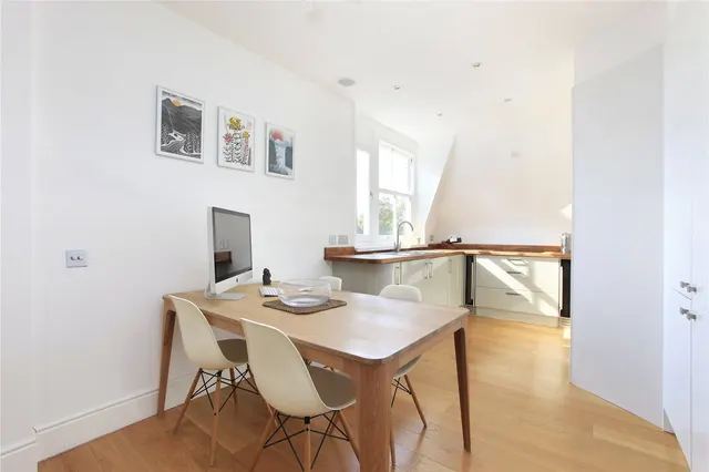 Elsynge Road, London, SW18, photo 1