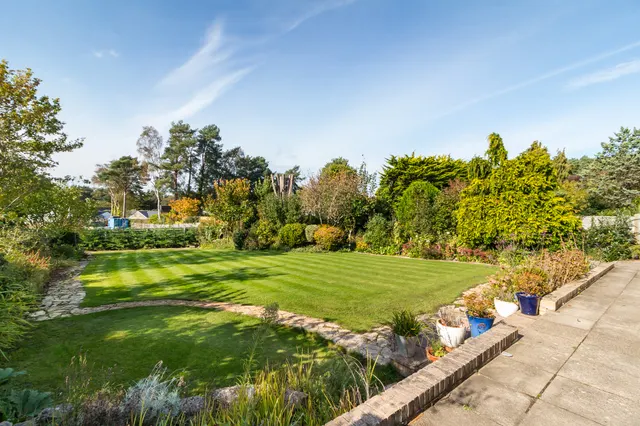 Photo 3 — 33 The Glade, Ashley Heath, Ringwood, Ringwood, BH24 2HR