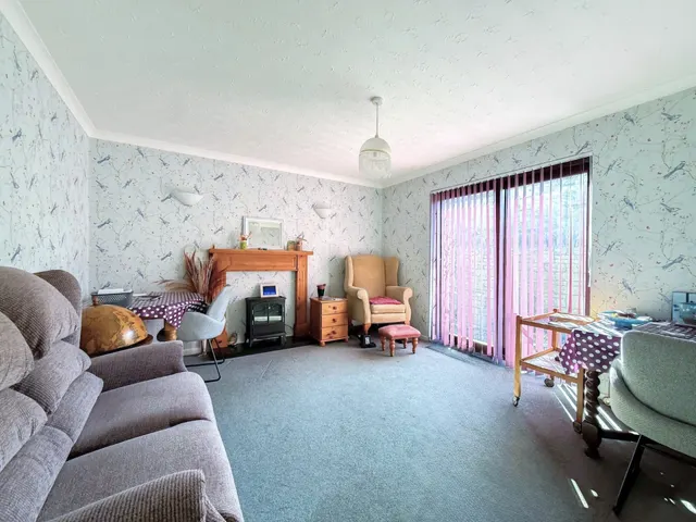 Kingshill Gardens, Nailsea, BS48, photo 2