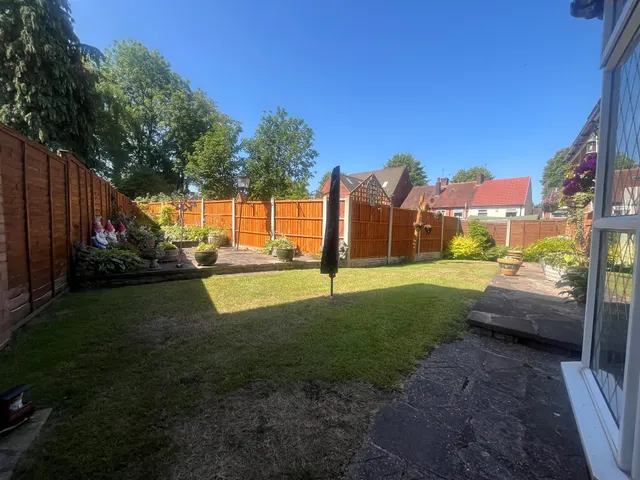 Photo 2 — Kendal Rise, Oldbury