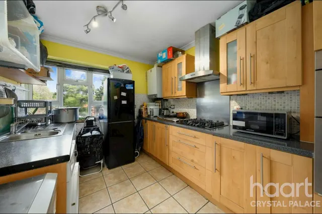 Charters Close, London, SE19, photo 2