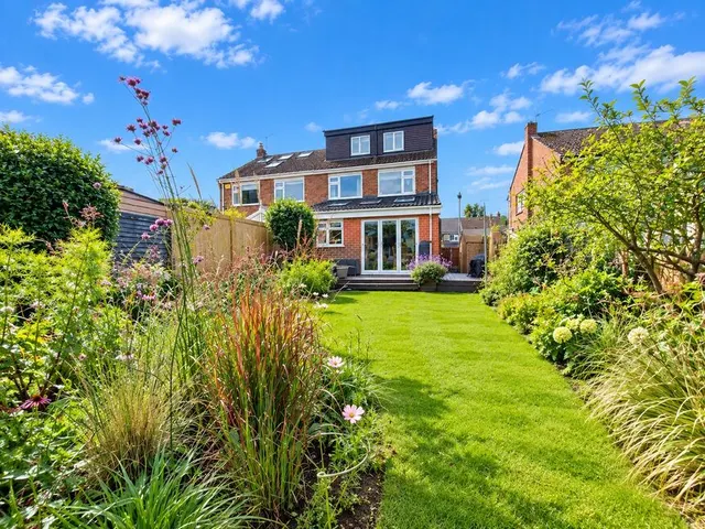Newlands Drive, Wilmslow, SK9, photo 2