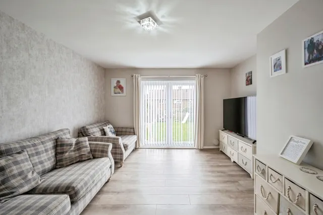 Photo 2 — Roberts Avenue, Conisbrough, DONCASTER