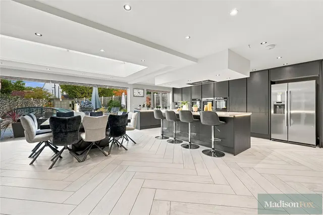Ely Place, Woodford Green, IG8, photo 2